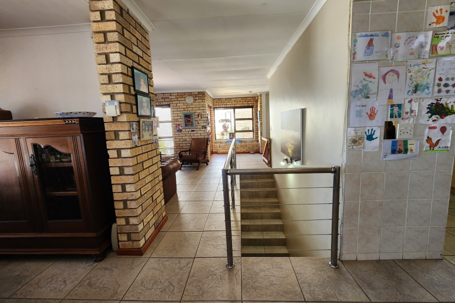 6 Bedroom Property for Sale in Wavecrest Eastern Cape